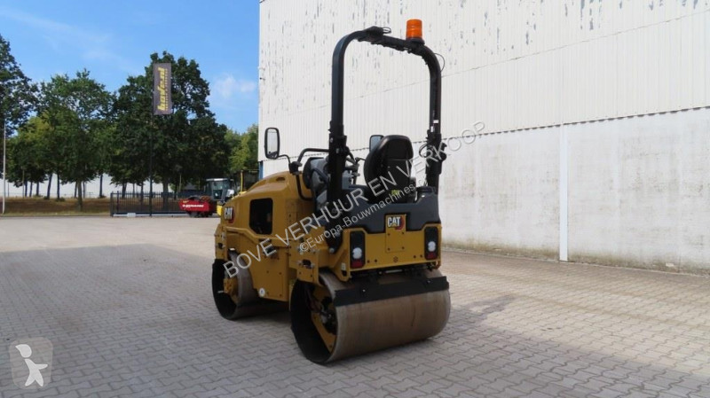 Compactador Caterpillar CB2.7GC