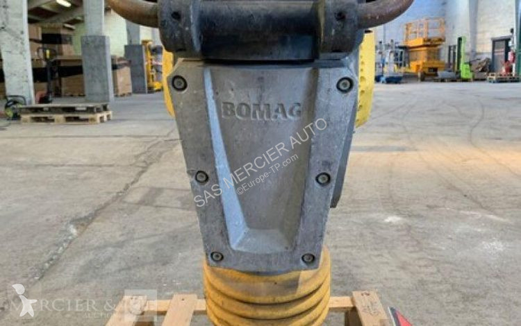 Дорожный каток Bomag pilonneuse essence