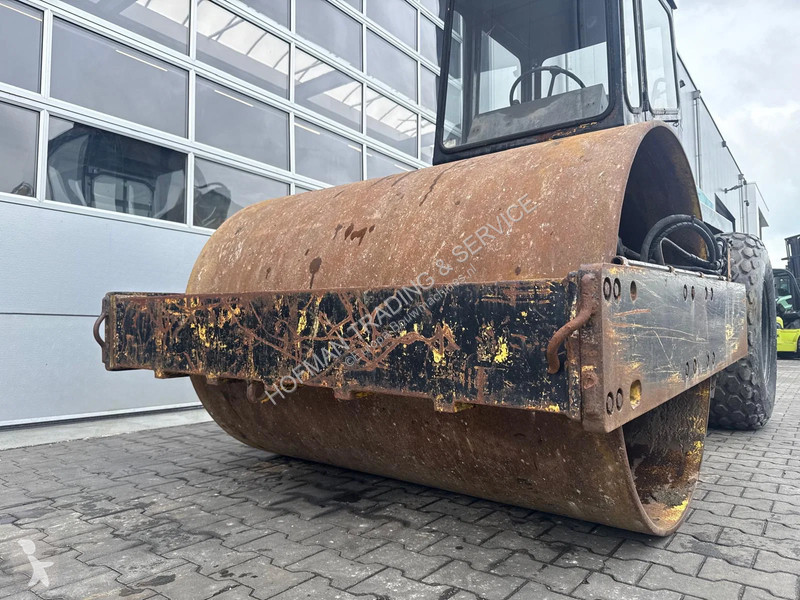 Валяк Bomag BW172D