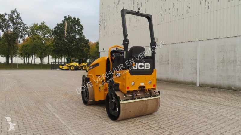 Валяк JCB