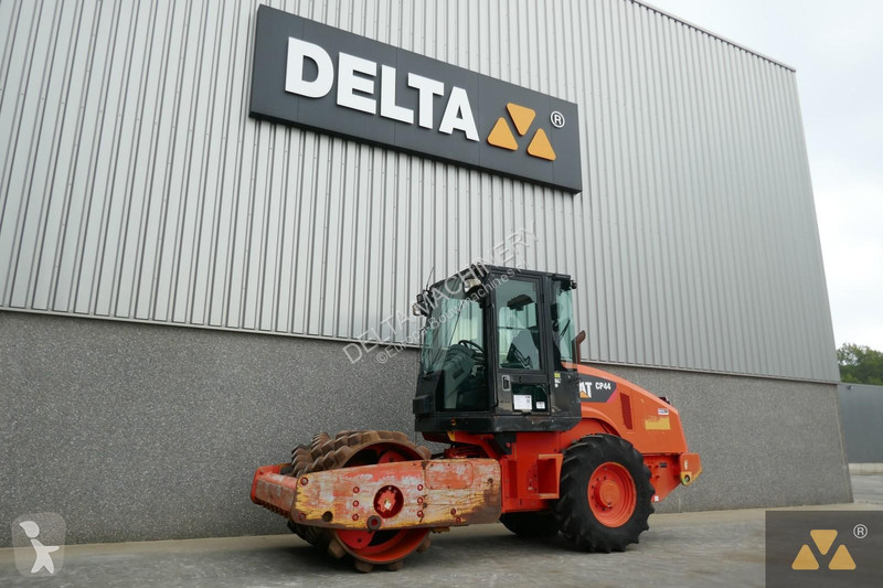 Compacteur Caterpillar