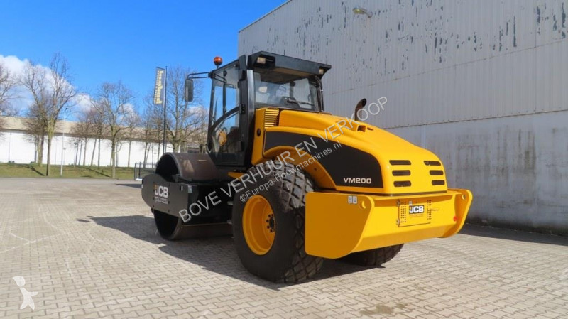 Валяк JCB VM200 D
