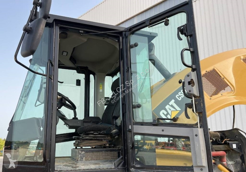 Compactador Caterpillar Vibrating Compactor CAT