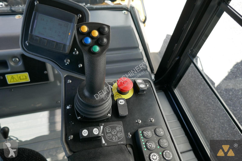 Compactor Caterpillar CB13