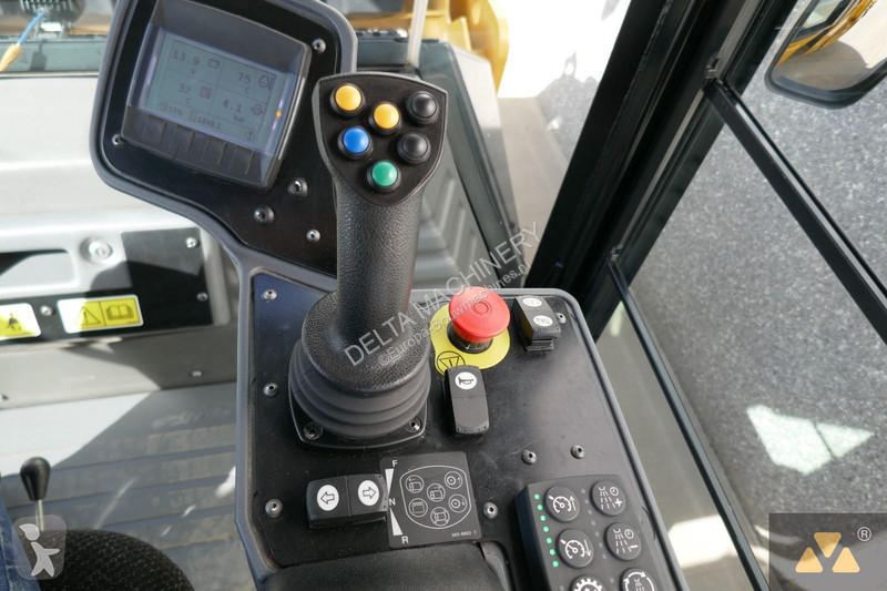 Compactor Caterpillar CB10