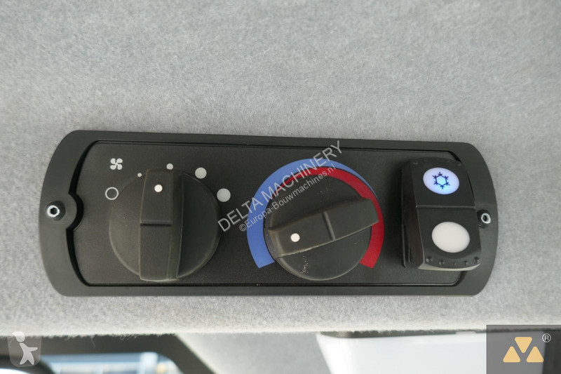 Compactador Caterpillar CB10