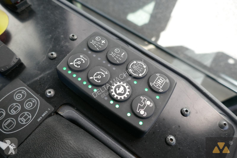 Compactor Caterpillar CB10
