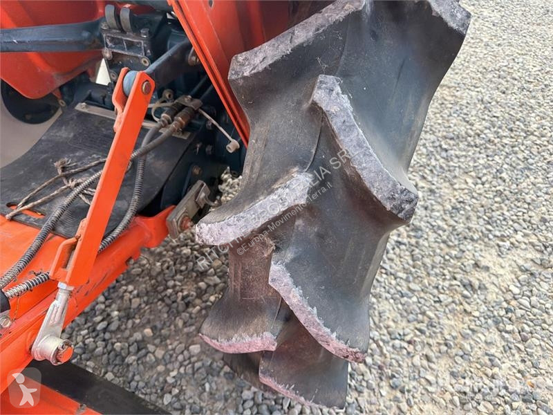 Дорожний коток Kubota ZB1600 Utility Tractor