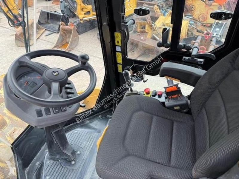 مدحلة Caterpillar CP12 GC