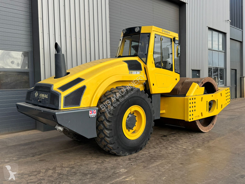 Compactador Bomag BW226