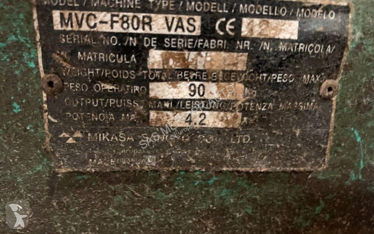 Compactor Mikasa plaque vibrante essence