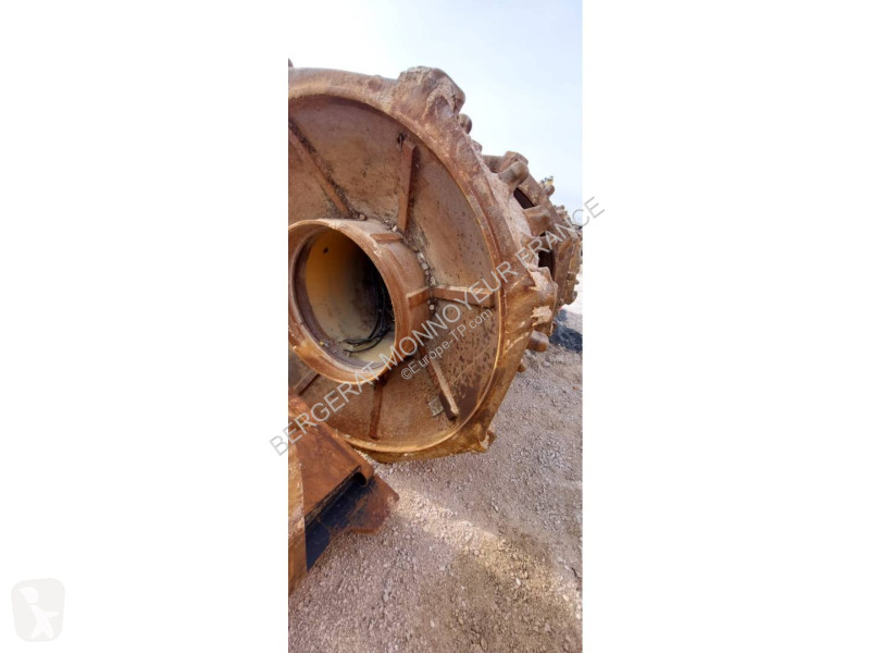 Zhutňovač Caterpillar 836K