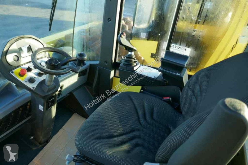 Zhutňovač Bomag BW 213 PDH-5