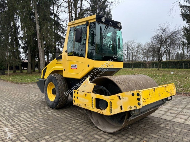 مدحلة Bomag D4
