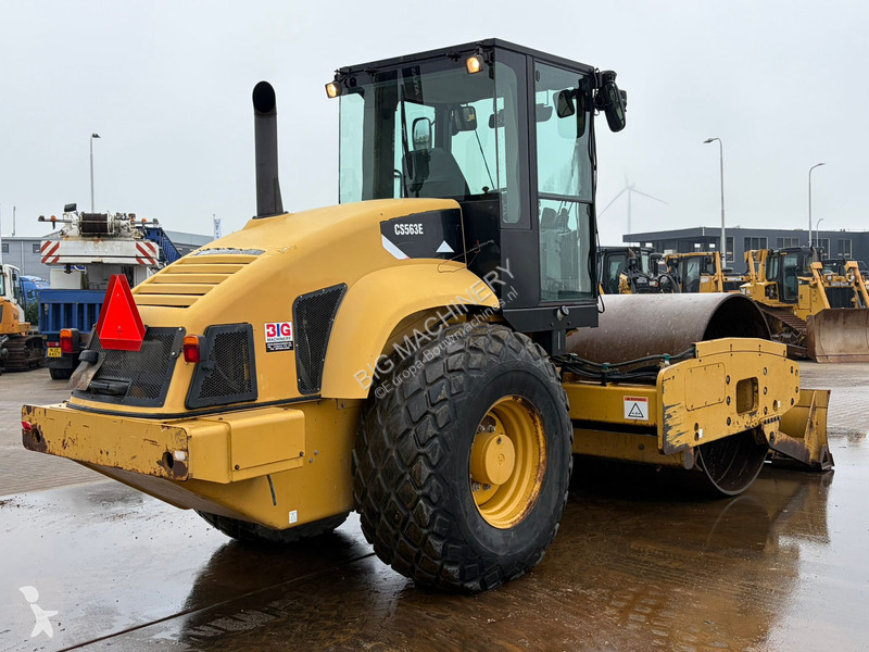 Jordstamper Caterpillar CS563E