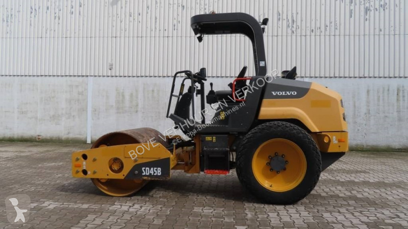 مدحلة Volvo SD 45 B