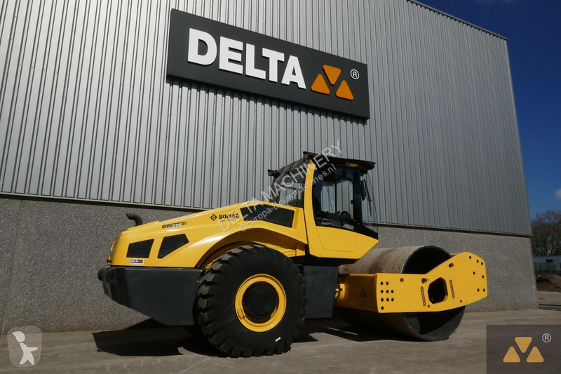 مدحلة Bomag BW226-5CL