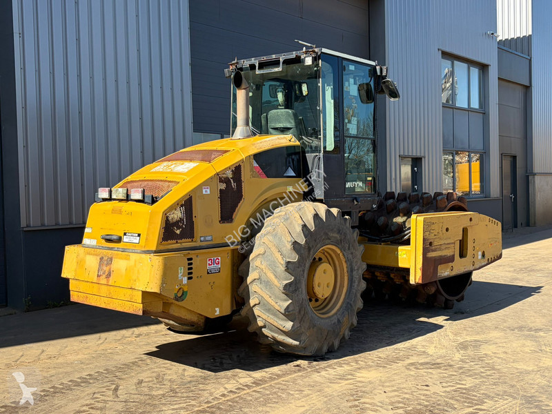 Zhutňovač Caterpillar CP76 (19t)