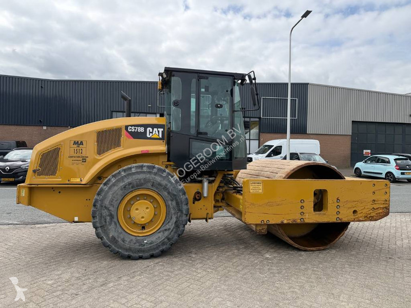 Zhutňovač Caterpillar TRIMBLE GPS INCL