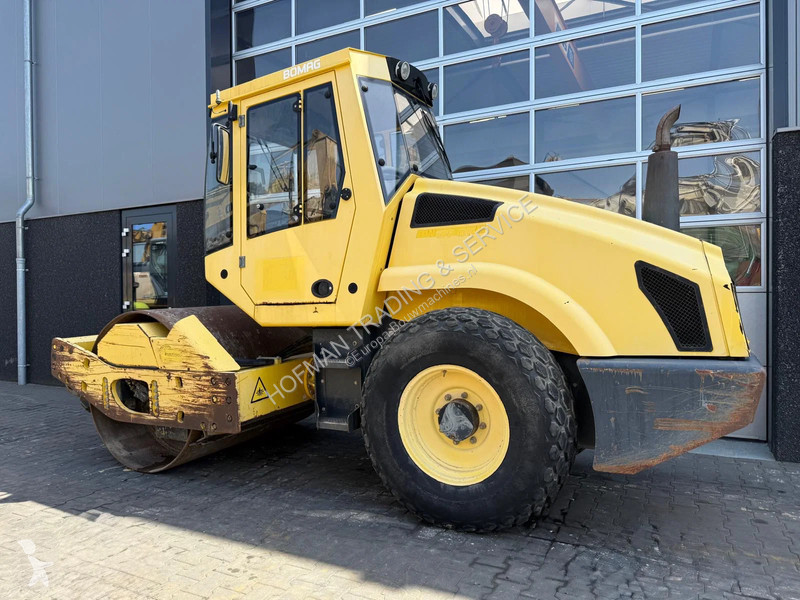 Zhutňovač Bomag