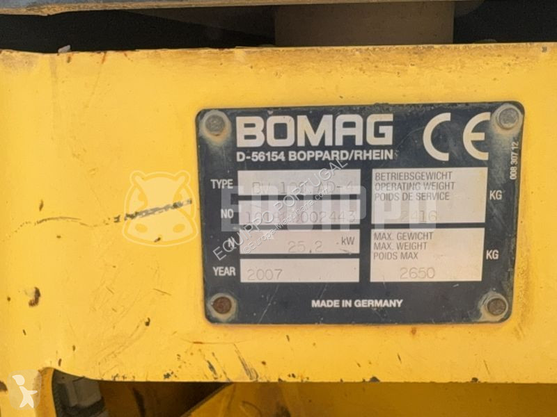 Compactador Bomag AD4
