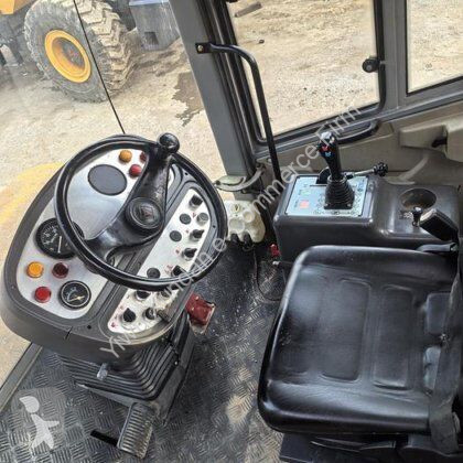 Zhutňovač XCMG XS183J