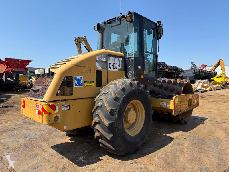 Zhutňovač Caterpillar CP 533 E