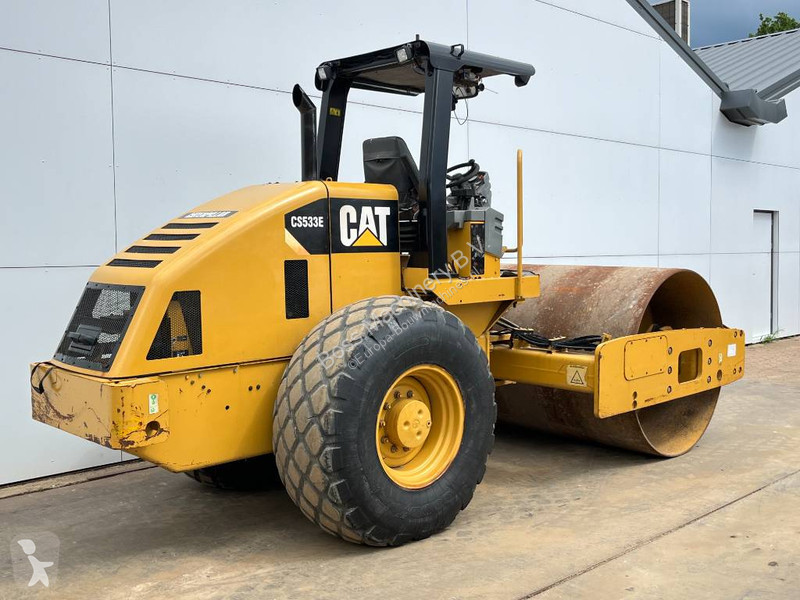 مدحلة Caterpillar CS533E - Good Overall Condition