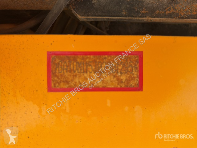 مدحلة JCB  VM115