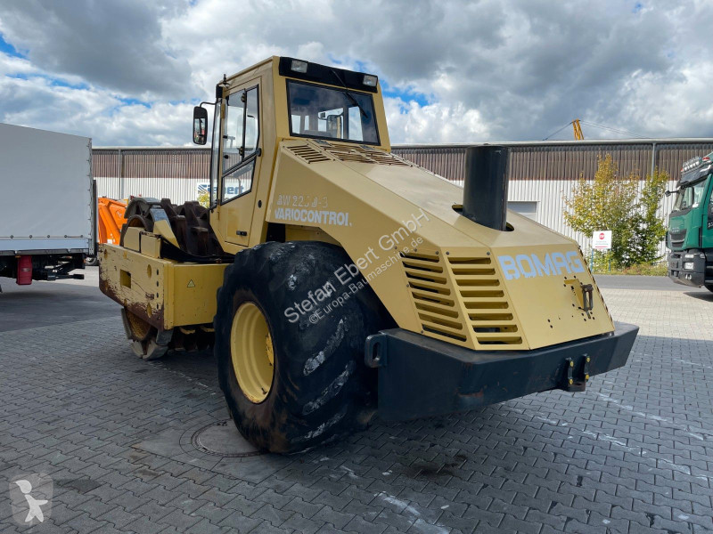 Compactador Bomag BW 225 D-3 / 2001 / nur...