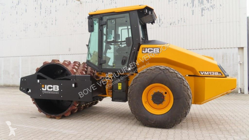 مدحلة JCB VM138D