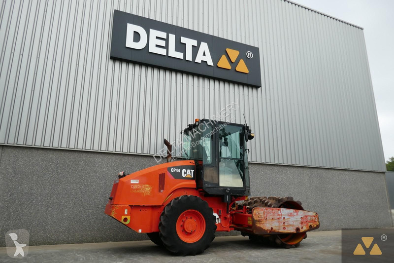 Compacteur Caterpillar