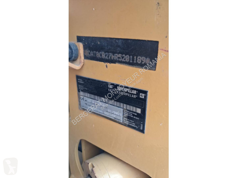 مدحلة Caterpillar CB2.7LRC