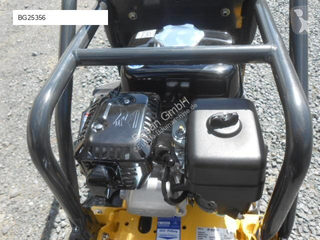 Compactador Bomag 12/40