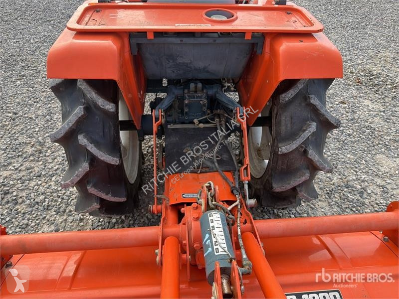 Дорожний коток Kubota ZB1600 Utility Tractor