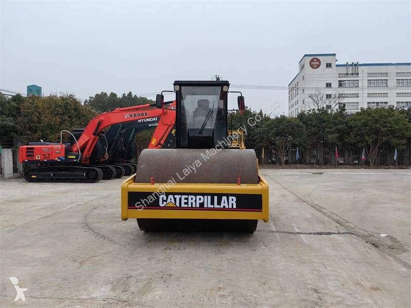 Compactador Caterpillar CS683E