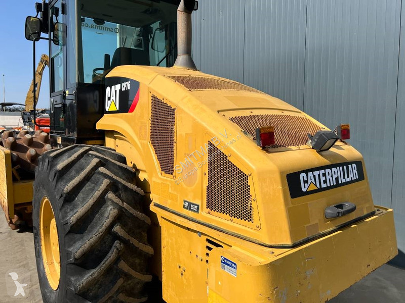 Zhutňovač Caterpillar CP76