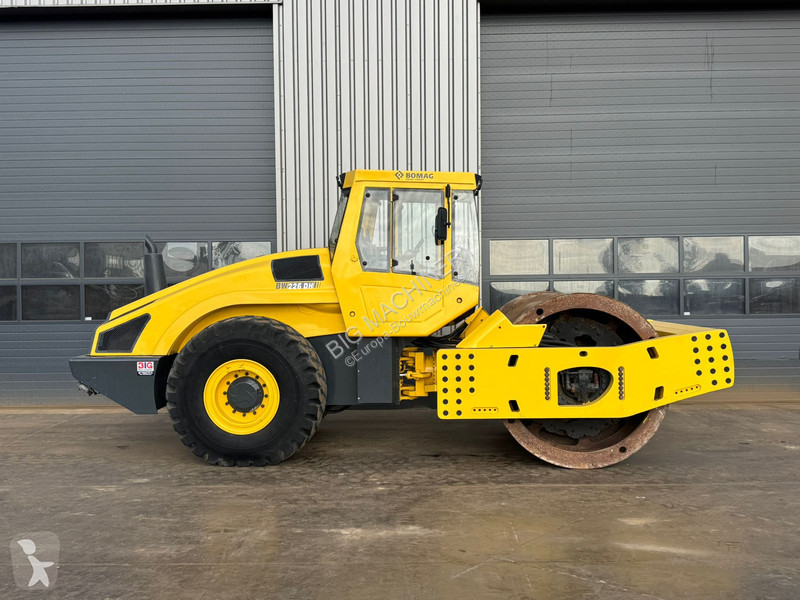 Compactador Bomag BW226