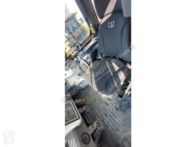 Zhutňovač Caterpillar 836K