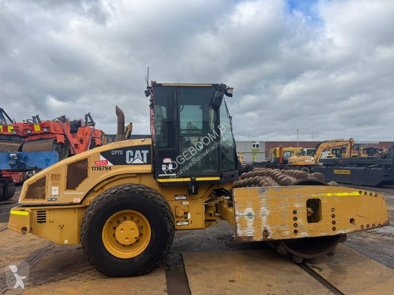 Zhutňovač Caterpillar CP 76