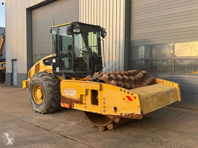 Zhutňovač Caterpillar CP76 (19t)