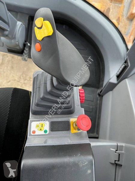 Zhutňovač Hamm HC 180 i year 2022 demo new with...