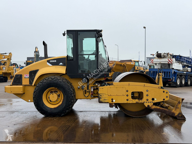 Jordstamper Caterpillar CS563E
