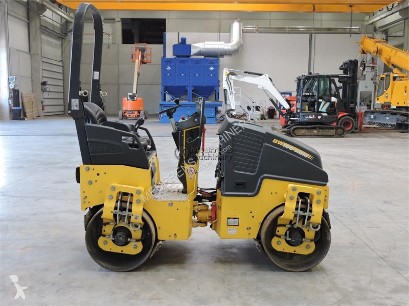 مدحلة Bomag