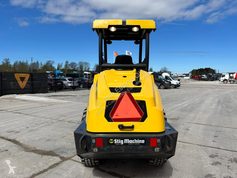 Дорожный каток Bomag