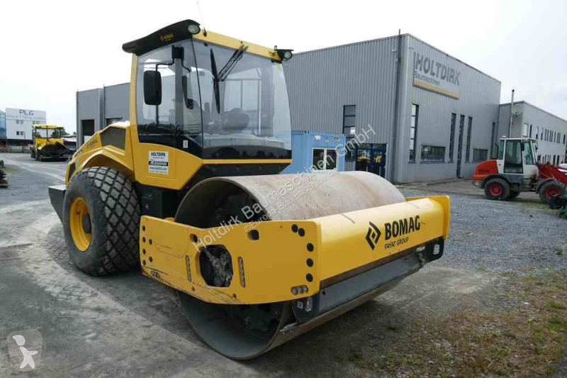 Zhutňovač Bomag BW 211 DH-5