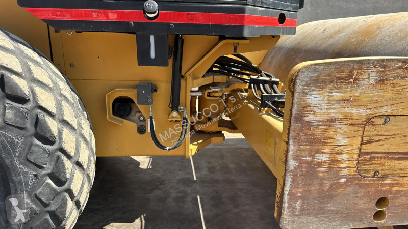 Zhutňovač Caterpillar CS-533E