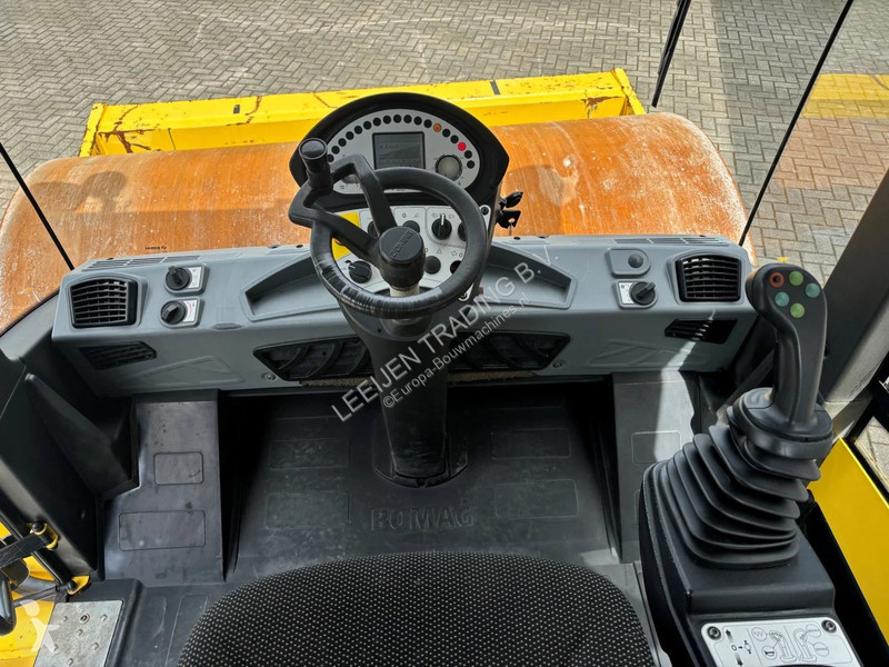 Jordstamper Bomag BW 213 D-5 Single drum...