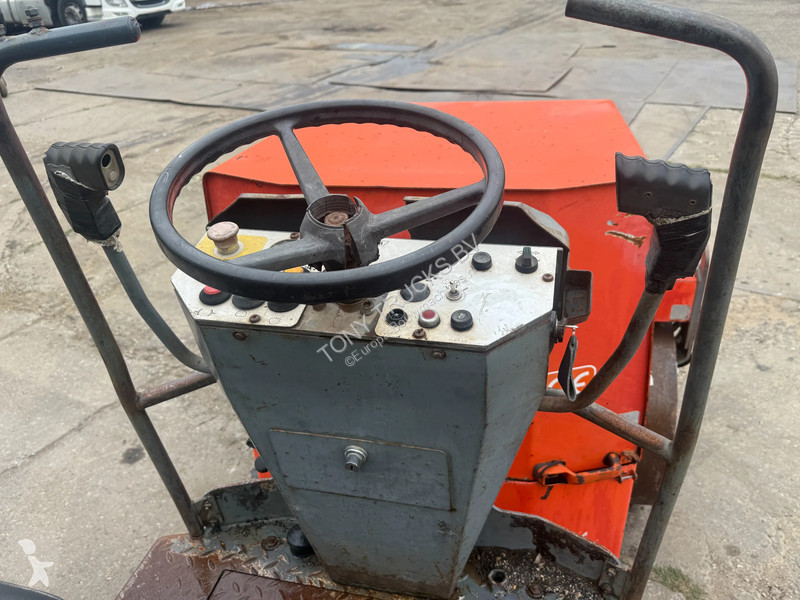 Jordstamper Hamm Tyred Roller with vibration 900mm