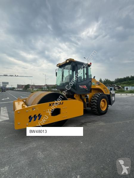 Zhutňovač XCMG XS163J
